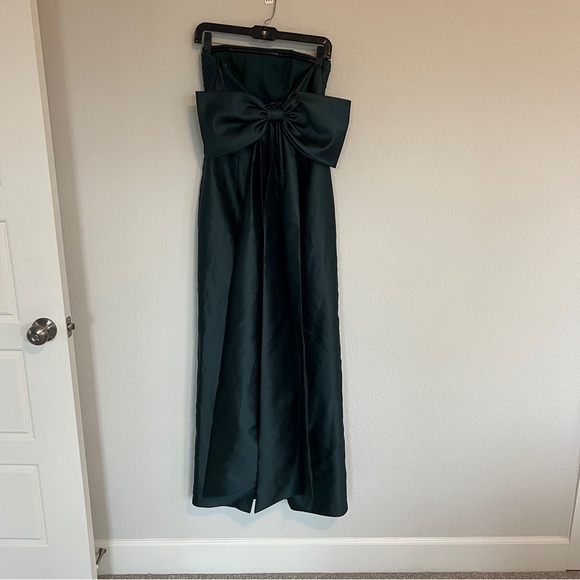 Alfred Sung Strapless Bow Back Satin Column Gown in Evergreen Size 0 - Picture 6 of 13